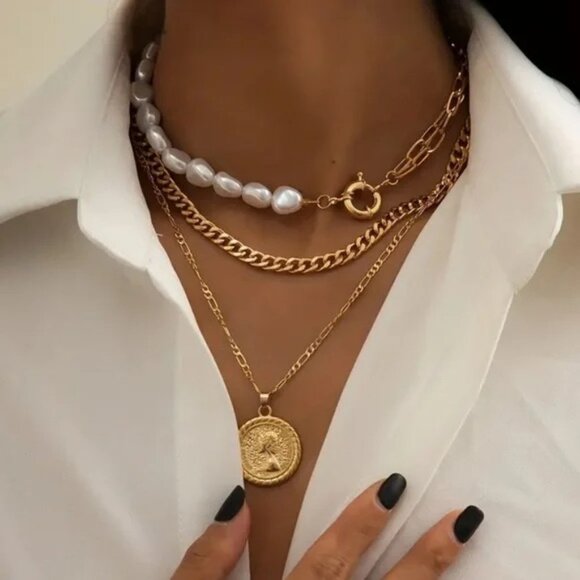 Free People Jewelry - Layered Gold Necklace